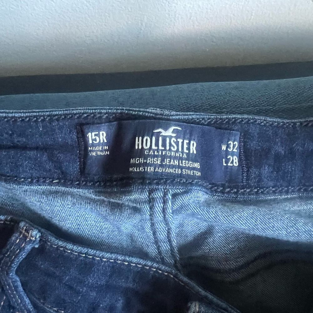 Hollister Dark Blue Women's Skinny Jeans - Picture 2 of 3